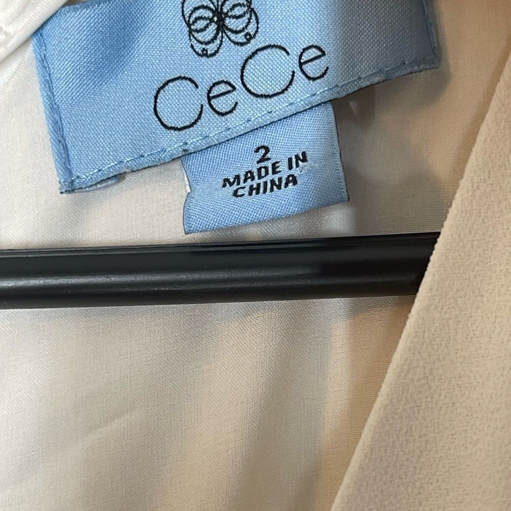 CeCe white sleeveless pants romper v neck, size 2 - Picture 16 of 16